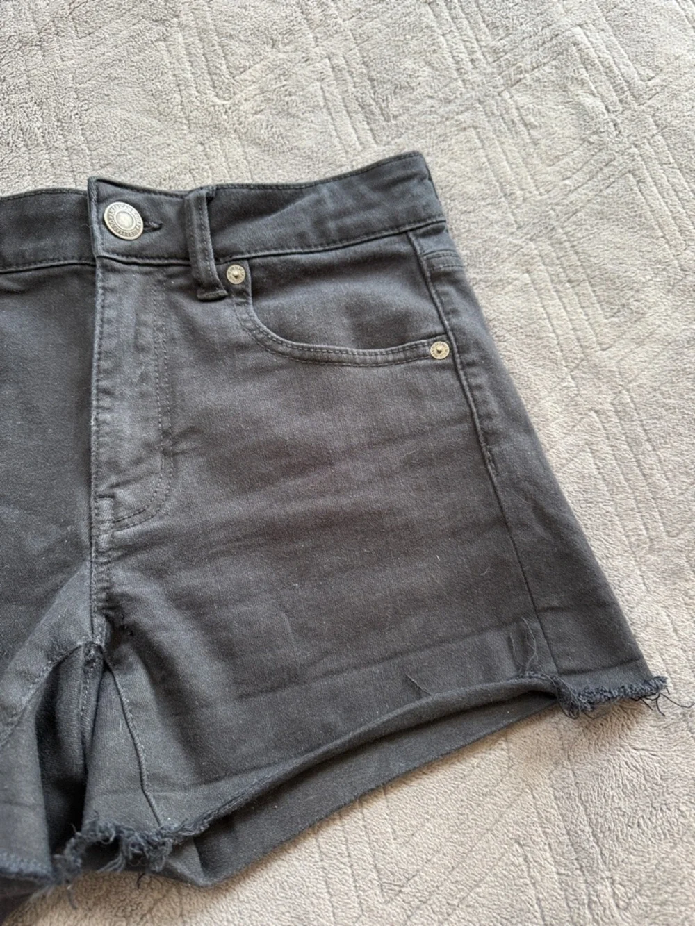 American Eagle Next Level Stretch Hi Rise Shortie Shorts 4 Black Raw Hem
